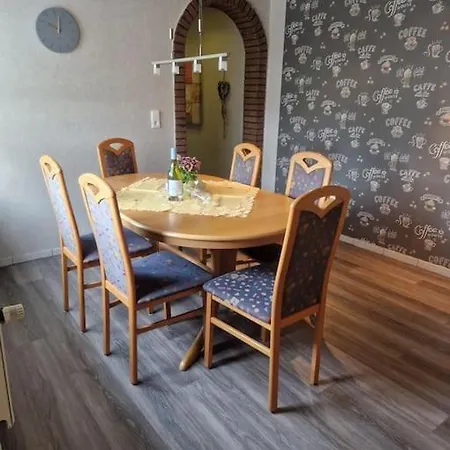Gemuetliche 3-zimmer-wohnung, Zentral Gelegen Apartament